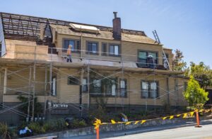 choosing a roofing contractor in central arkansas