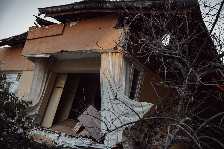 how arkansas heat humidity and storm debris damage siding over time
