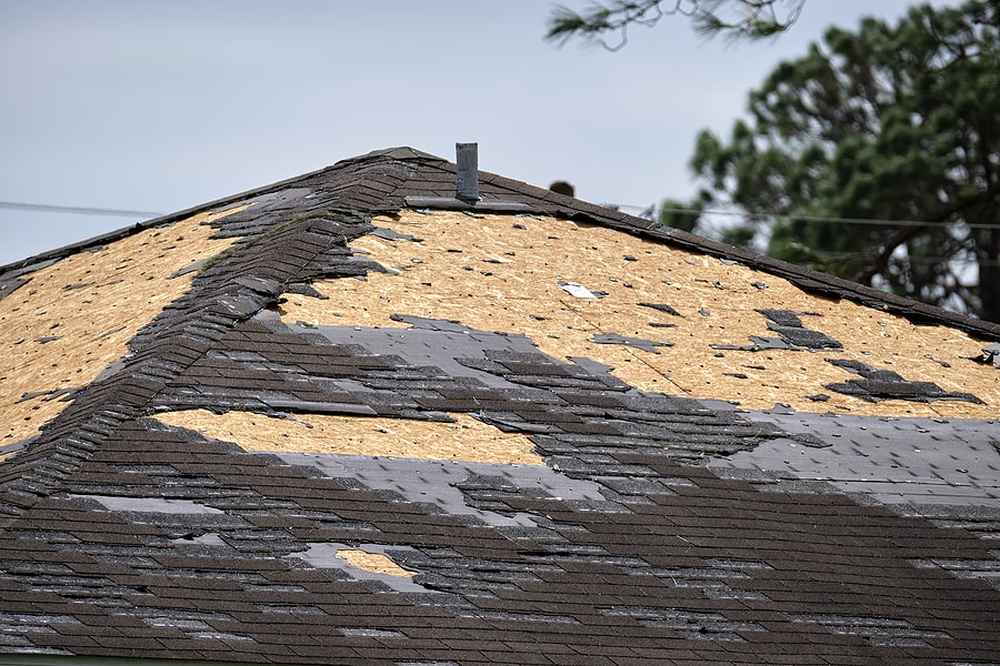 Arkansas roof weathered by heat humidity and storms