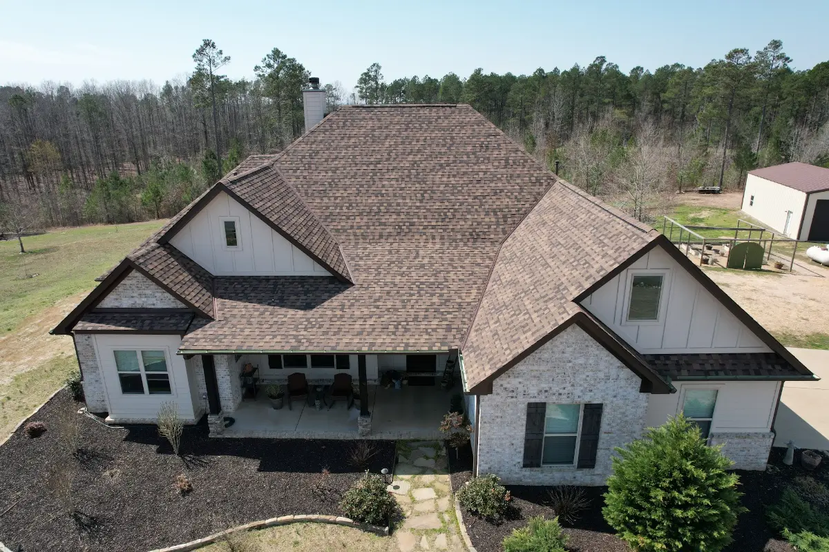 Single-storey home with a hipped shingle roof